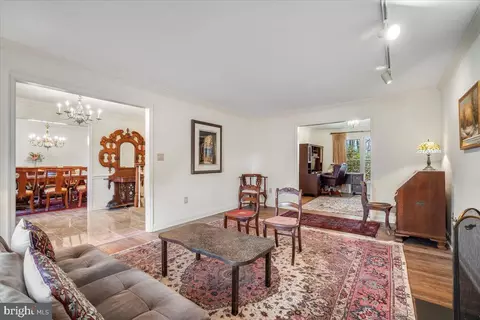 Living - 2 Candlelight Ct, Potomac, MD 20854 photo 2 of 3