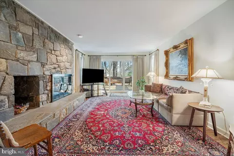 Living - 2 Candlelight Ct, Potomac, MD 20854 photo 1 of 3