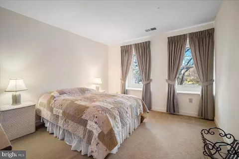 Bedroom - 2 Candlelight Ct, Potomac, MD 20854 photo 4 of 6