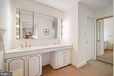 Bath - 2 Candlelight Ct, Potomac, MD 20854 photo 1 of 4