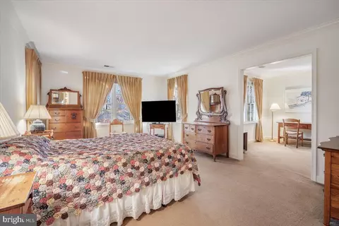 Bedroom - 2 Candlelight Ct, Potomac, MD 20854 photo 3 of 6