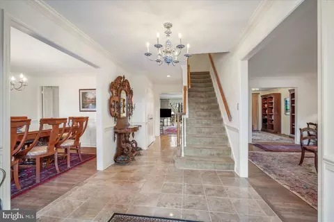 Entry Way - 2 Candlelight Ct, Potomac, MD 20854 photo 2 of 2