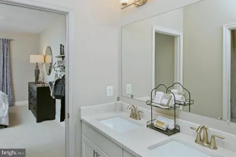 Entry Way - 14026 Rolling Pasture Rd, Boyds, MD 20841 photo 6 of 9