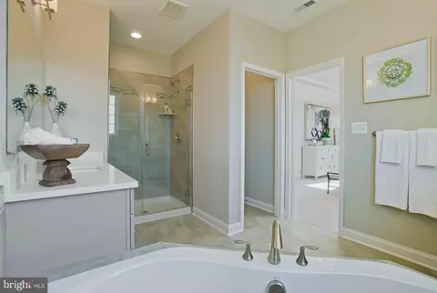 Entry Way - 14026 Rolling Pasture Rd, Boyds, MD 20841 photo 7 of 9
