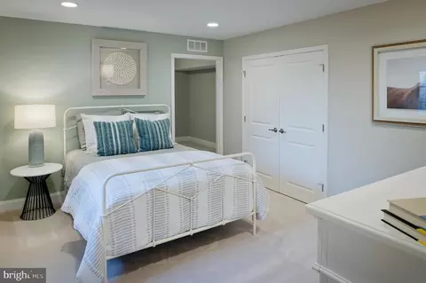 Bedroom - 14026 Rolling Pasture Rd, Boyds, MD 20841 photo 2 of 8