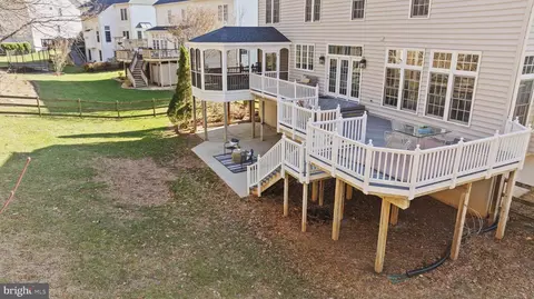 Exterior - 18700 Olney Mill Rd, Olney, MD 20832 photo 7 of 20