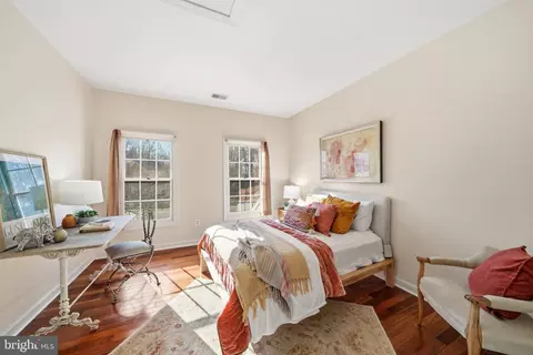 Bedroom - 18700 Olney Mill Rd, Olney, MD 20832 photo 5 of 5