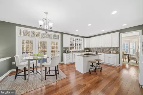Kitchen - 18700 Olney Mill Rd, Olney, MD 20832 photo 5 of 5