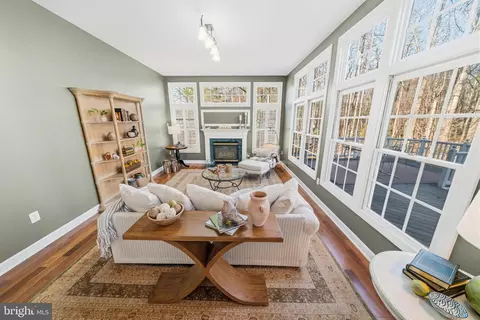 Living - 18700 Olney Mill Rd, Olney, MD 20832 photo 1 of 2