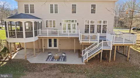 Exterior - 18700 Olney Mill Rd, Olney, MD 20832 photo 6 of 20