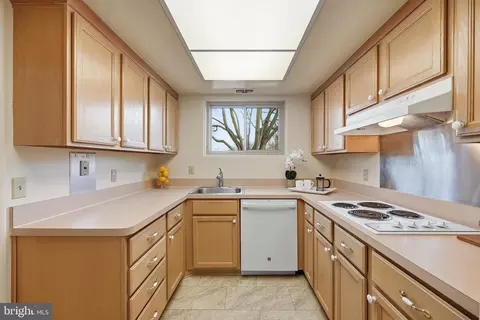 3388 Chiswick Ct #49-A, Silver Spring, MD 20906 photo 4