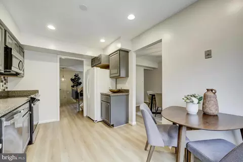 10320 Castlehedge Ter, Silver Spring, MD 20902 photo 12