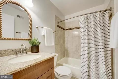 10320 Castlehedge Ter, Silver Spring, MD 20902 photo 22