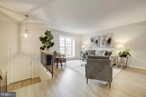 10320 Castlehedge Ter, Silver Spring, MD 20902 photo 3