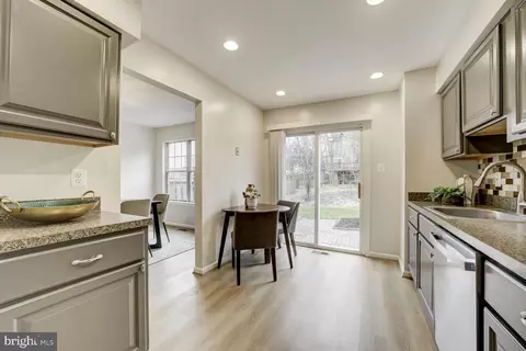 10320 Castlehedge Ter, Silver Spring, MD 20902 photo 14