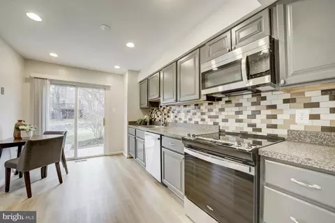 10320 Castlehedge Ter, Silver Spring, MD 20902 photo 11