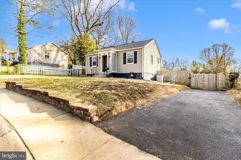 2506 Lindell St, Silver Spring, MD 20902 photo 2