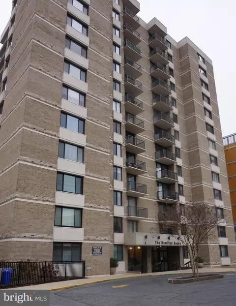 4 Monroe St #4-809, Rockville, MD 20850