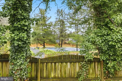 Exterior - 5 Roseneath Ct, Olney, MD 20832 photo 13 of 15