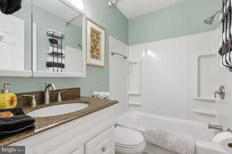 Bath - 5 Roseneath Ct, Olney, MD 20832 photo 2 of 3