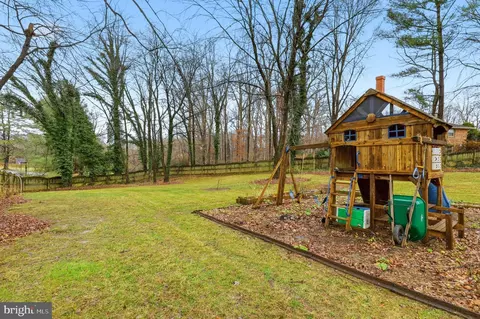 Exterior - 5 Roseneath Ct, Olney, MD 20832 photo 10 of 15
