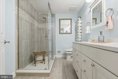 Bath - 5 Roseneath Ct, Olney, MD 20832 photo 1 of 3