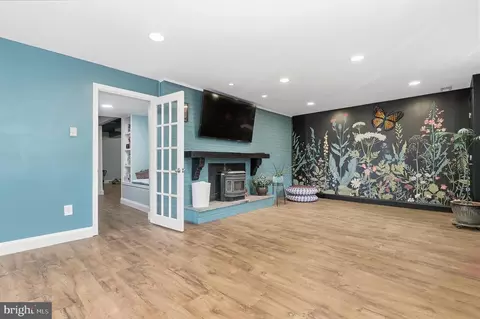 Living - 5 Roseneath Ct, Olney, MD 20832 photo 1 of 1