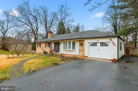 Exterior - 5 Roseneath Ct, Olney, MD 20832 photo 14 of 15