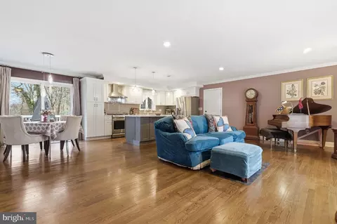 Entry Way - 5 Roseneath Ct, Olney, MD 20832 photo 1 of 2