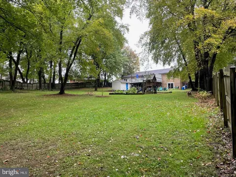 Exterior - 5 Roseneath Ct, Olney, MD 20832 photo 3 of 15