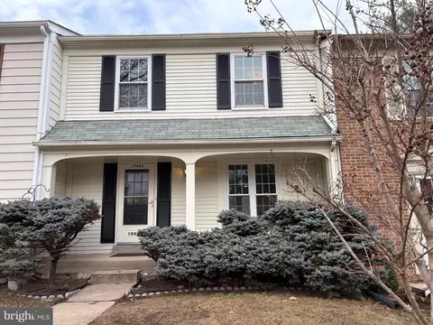 19442 Sandy Lake Dr, Gaithersburg, MD 20879