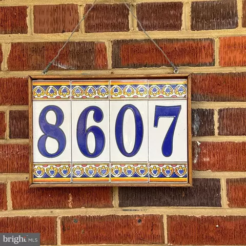 8607 Lanier Dr, Silver Spring, MD 20910 photo 2
