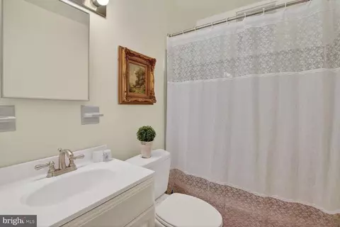 10704 Jamaica Dr, Silver Spring, MD 20902 photo 17