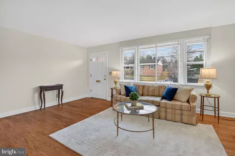 10704 Jamaica Dr, Silver Spring, MD 20902 photo 5