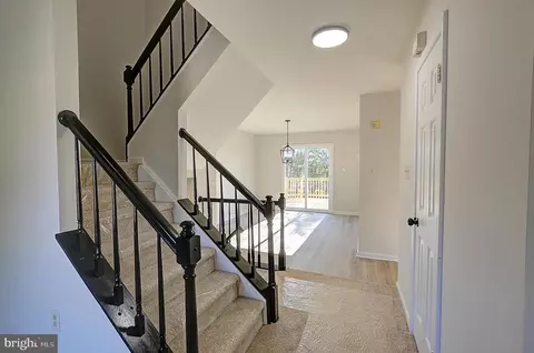 Entry Way - 11323 Baritone Ct, Silver Spring, MD 20901 photo 2 of 3