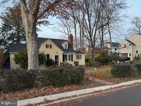 4601 Chelsea Ln S, Bethesda, MD 20814