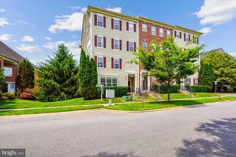 604 Highland Ridge Ave #100, Gaithersburg, MD 20878