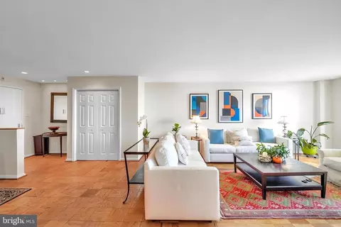 5101 River Rd #1904, Bethesda, MD 20816