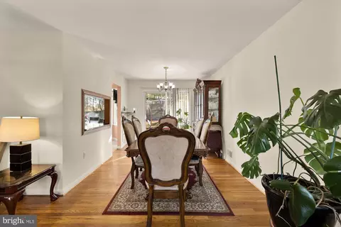 1513 Menlee Dr, Silver Spring, MD 20904 photo 3