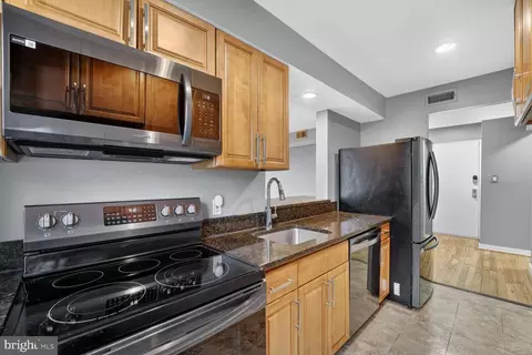 2248 Washington Ave #101, Silver Spring, MD 20910 photo 13
