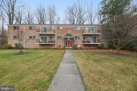 10607 Weymouth St #W-201, Bethesda, MD 20814