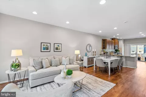 119 Decoverly Dr, Gaithersburg, MD 20878