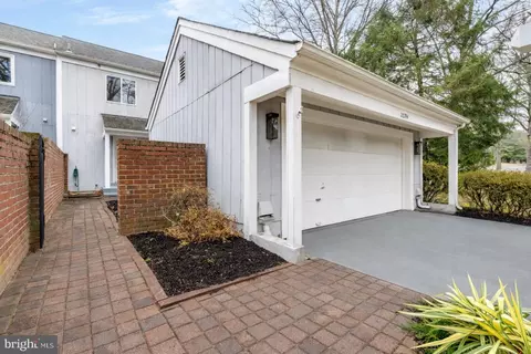 20744 Highland Hall Dr, Montgomery Village, MD 20886