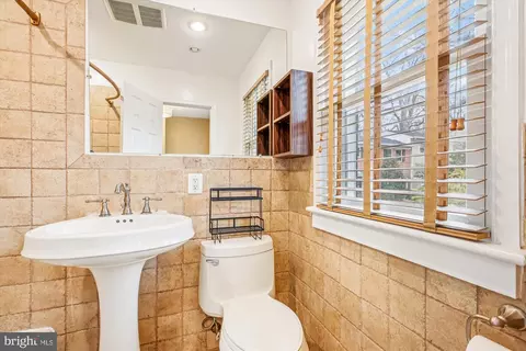 Bath - 8629 Geren Rd #29-3, Silver Spring, MD 20901 photo 3 of 3