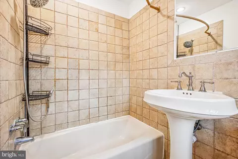 Bath - 8629 Geren Rd #29-3, Silver Spring, MD 20901 photo 1 of 3