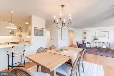 4936 Sentinel Dr #302, Bethesda, MD 20816