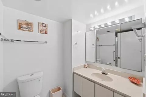 15100 Interlachen Dr #4-201, Silver Spring, MD 20906 photo 19