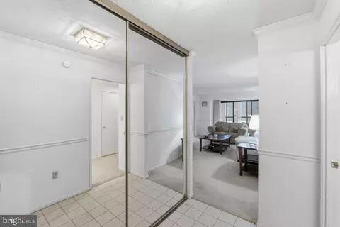15100 Interlachen Dr #4-201, Silver Spring, MD 20906 photo 3