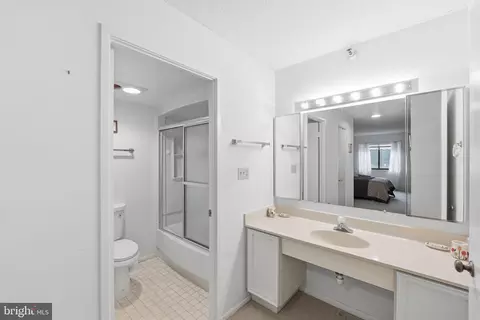 15100 Interlachen Dr #4-201, Silver Spring, MD 20906 photo 15
