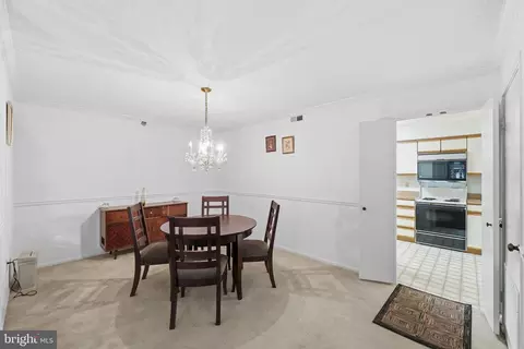 15100 Interlachen Dr #4-201, Silver Spring, MD 20906 photo 8